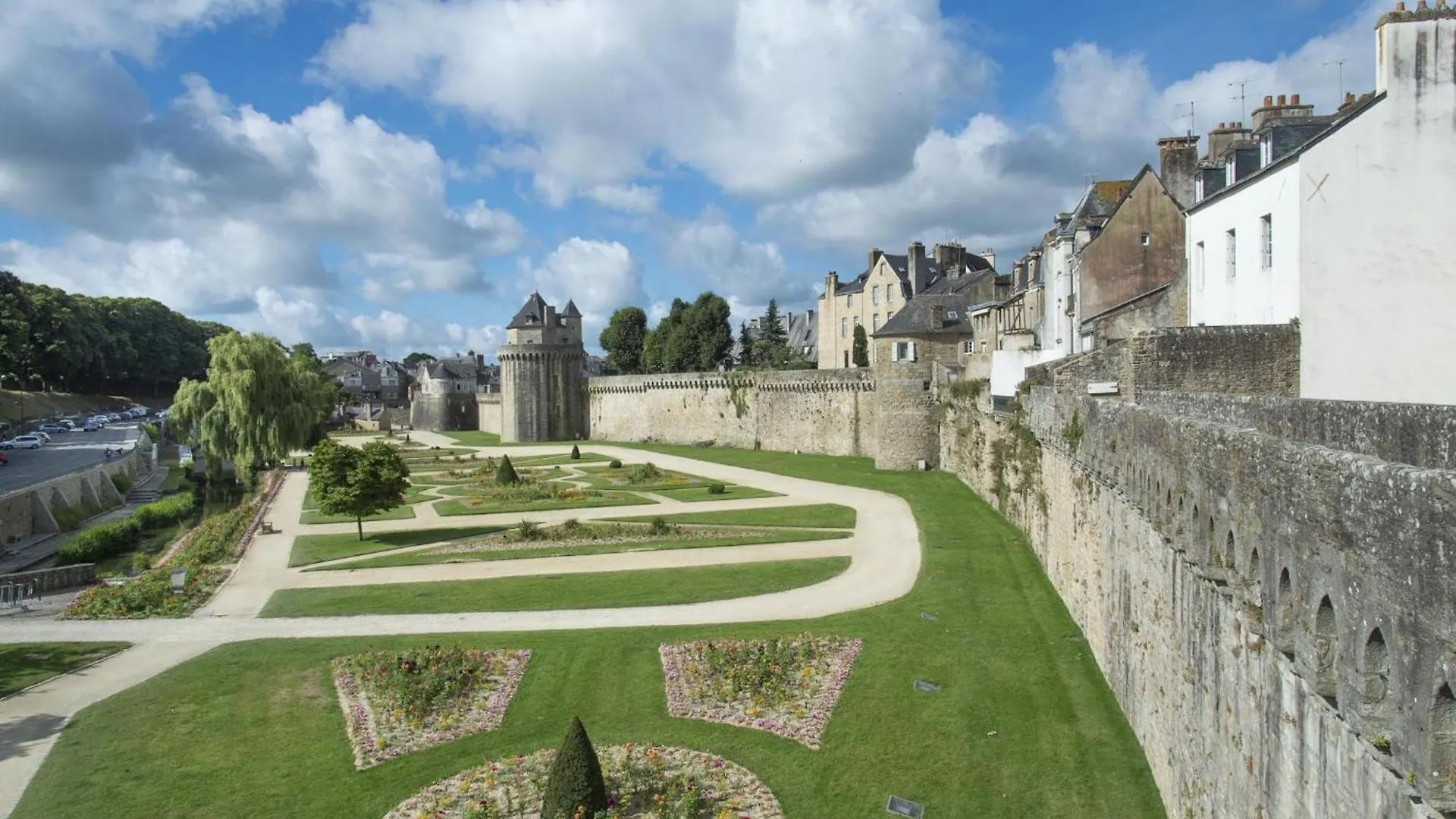 Appartement Neuf Rdc Avec Terrasse A Vannes Centre France